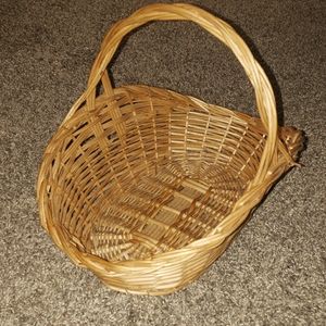 Vintage Cute Wicker Basket